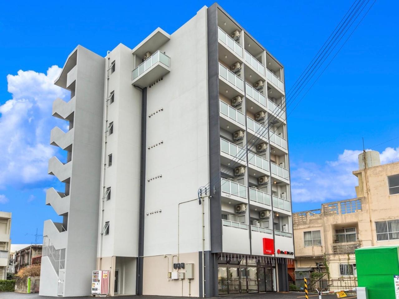 Mr. Kinjo In Gusuku Aparthotel Okinawa Exteriör bild